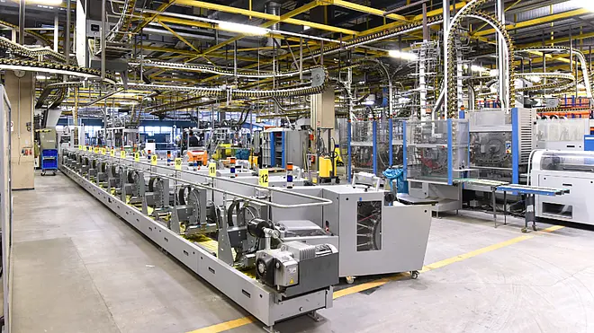 Industrieanlage mit komplexer Rohr- und Stahlkonstruktion – stellvertretend für die Anforderungen im Anlagenbau, digital gesteuert mit Pro-Bau/S® AddOne.